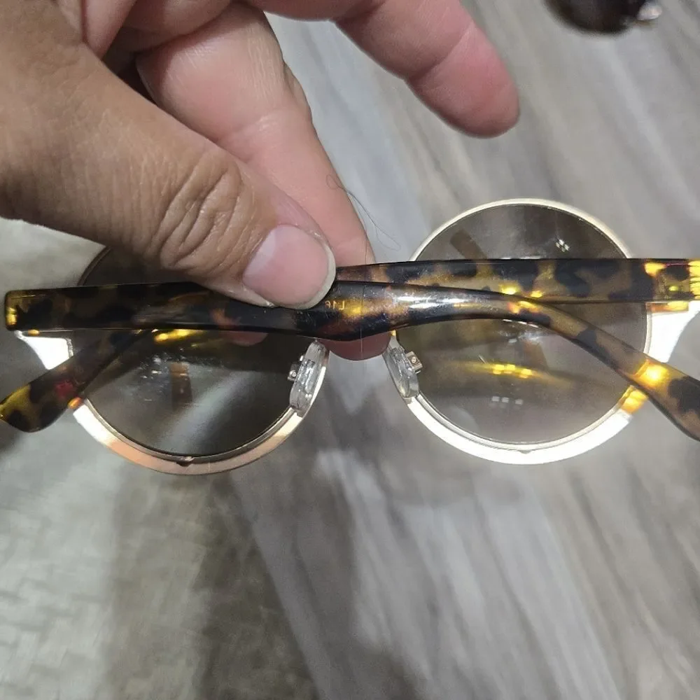 Women's Round Sunglasses Tortoise Shell Temples
